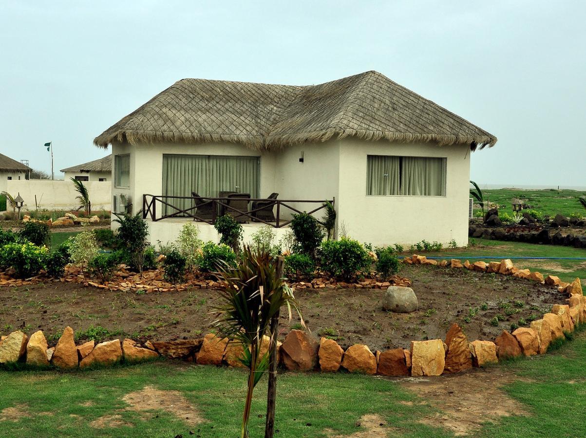 Serena Beach Resort Mandvi  Ngoại thất bức ảnh