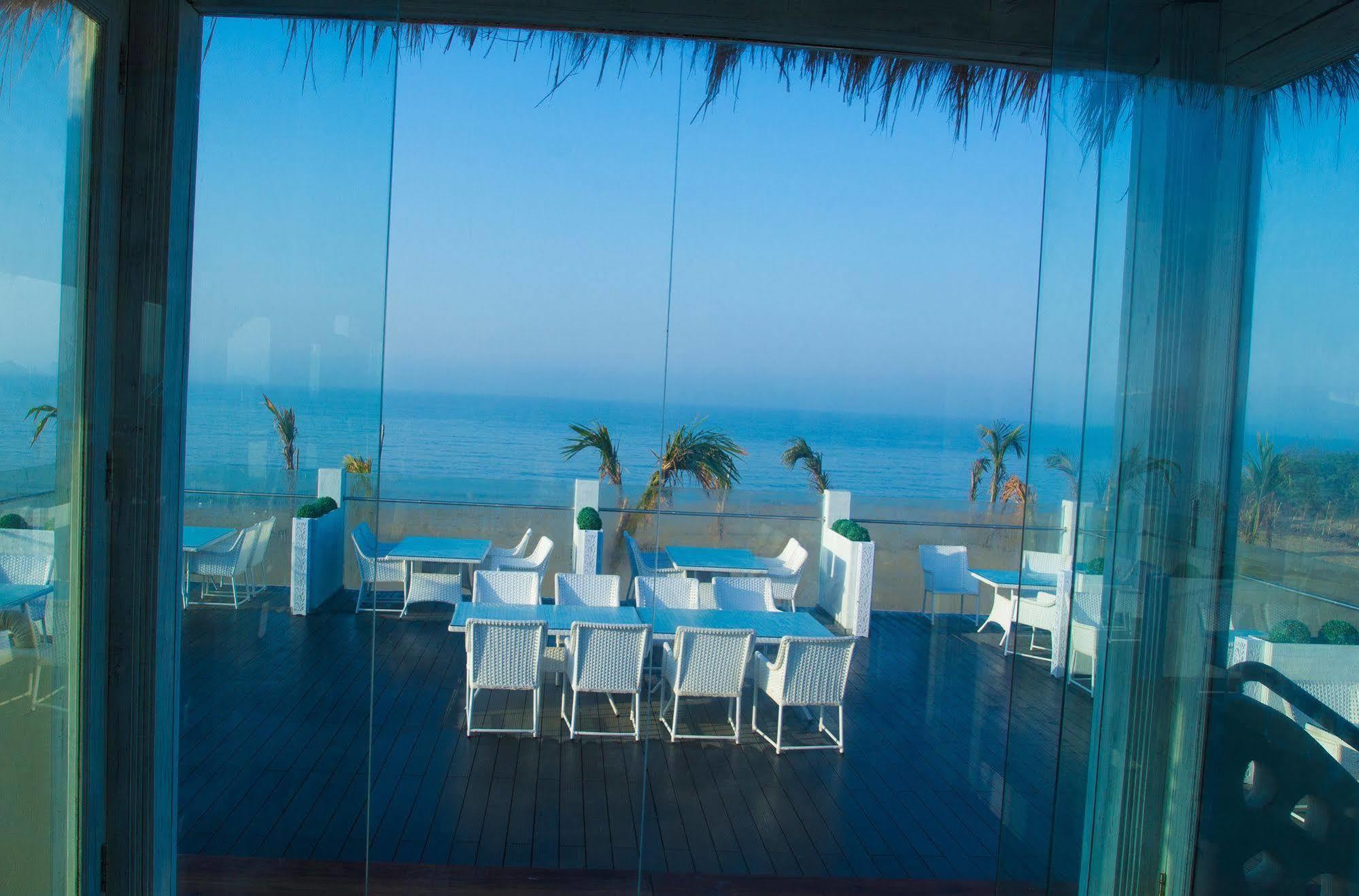 Serena Beach Resort Mandvi  Ngoại thất bức ảnh